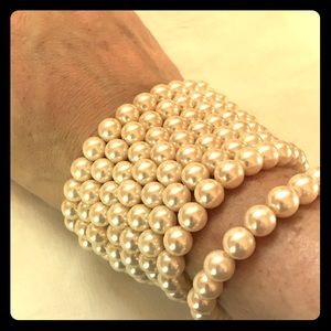 Set of 8 elastic pearl bracelets